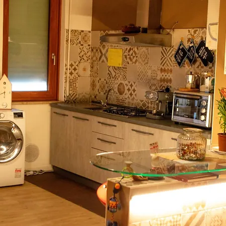 Emmanueli65 Fronte Clinica Per 4 Matrimoniale E Castello Oda ve Kahvaltı 3*