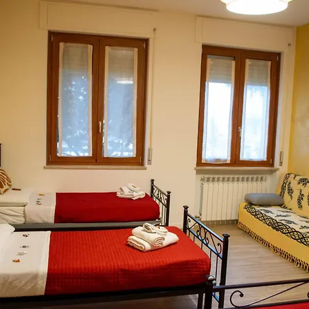 فندق مبيت وإفطار Emmanueli65 Fronte Clinica Per 4 Matrimoniale E Castello بياتشينسا