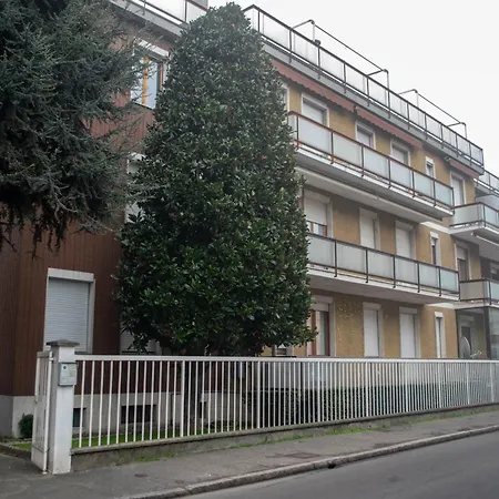 Emmanueli65 Fronte Clinica Per 4 Matrimoniale E Castello * Piacenza
