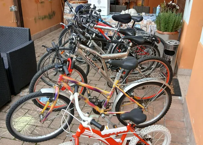 Emmanueli65 Fronte Clinica Per 4 Matrimoniale E Castello Frühstückspension